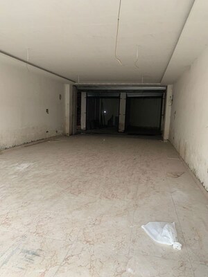 Room in  Shop at Modipuram – for Sale