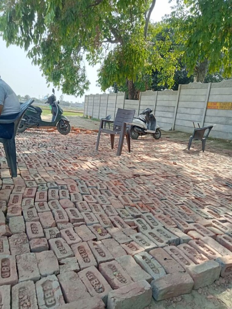 Exterior View, rohta road  120 Sq.Yd. Plot In Rohta Road Meerut 9853383