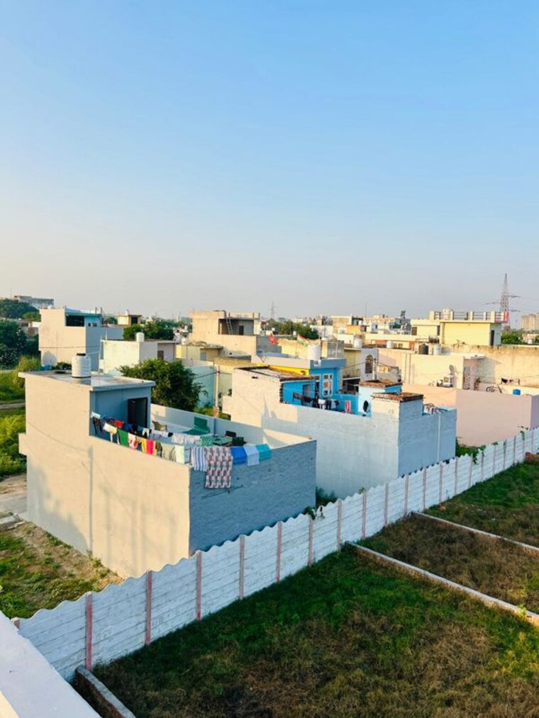 Exterior View, rohta road  120 Sq.Yd. Plot In Rohta Road Meerut 9853383