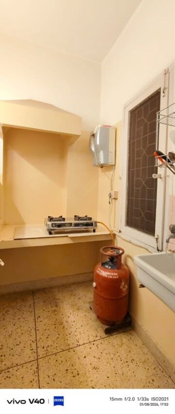 Furnished Amenities in 1 RK Apartment at Defence Colony – for Rent