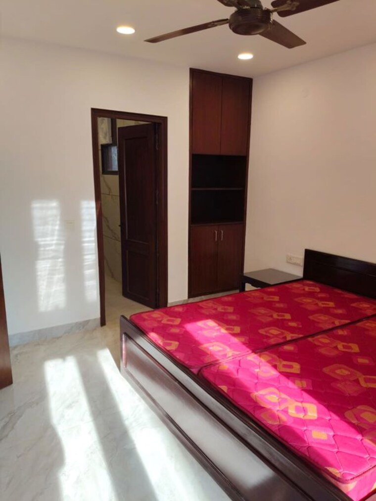 Bedroom, hauz khas 1 Bedroom 200 Sq.Yd. Apartment In Hauz Khas Delhi 9853411