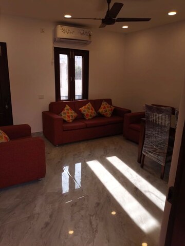 Bedroom in 1 BHK Apartment at Hauz Khas – for Rent