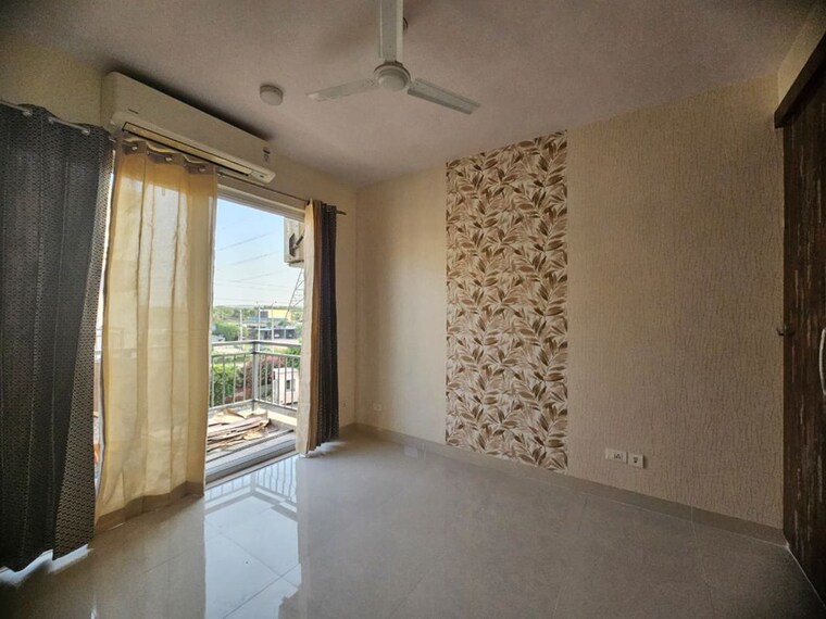 Room, emaar-emerald-floors-premier 3.5 Bedroom 1850 Sq.Ft. Apartment In Sector 65 Gurgaon 9853414