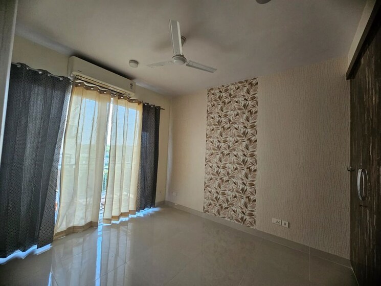 Bedroom, emaar-emerald-floors-premier 3.5 Bedroom 1850 Sq.Ft. Apartment In Sector 65 Gurgaon 9853414