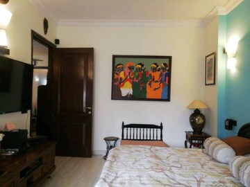 Bedroom in 3 BHK Apartment at Defence Colony – for Sale