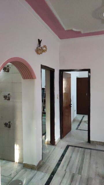 Building Lobby in 2 BHK Builder Floor at RWA Apartments Sector 20, Sector 20 – for Rent