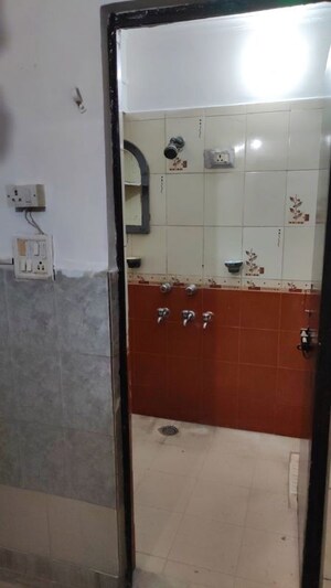 Bathroom in 2 BHK Builder Floor at RWA Apartments Sector 20, Sector 20 – for Rent