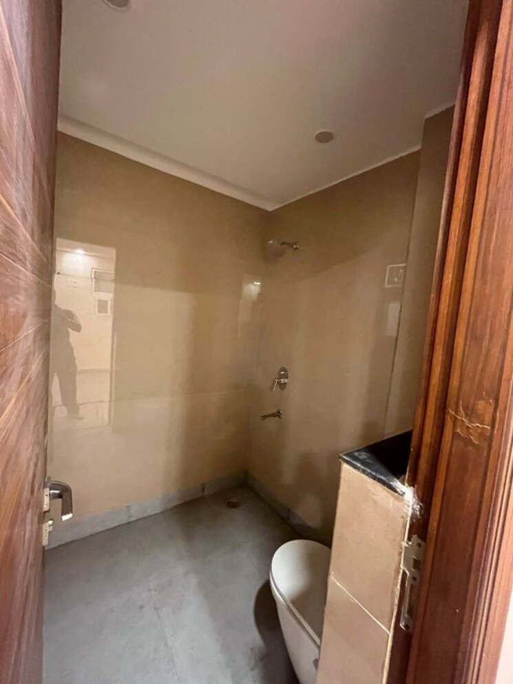 Bathroom, risland-sky-mansion 2 Bedroom 1000 Sq.Ft. Apartment In Chattarpur Delhi 9853444