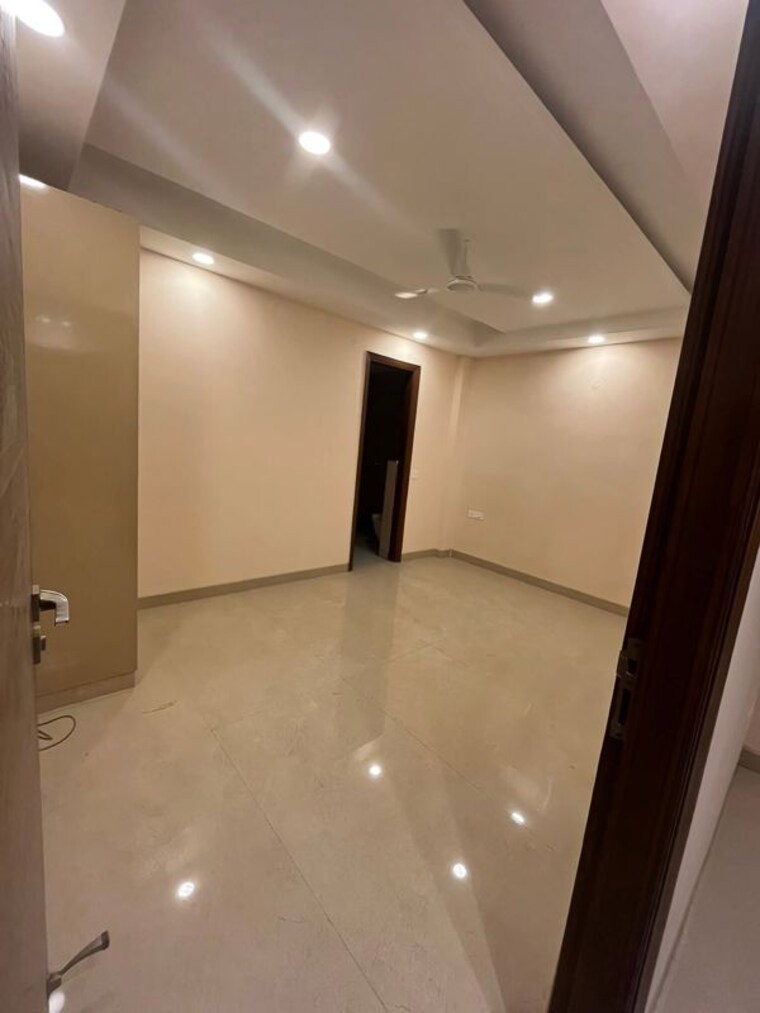 Room, risland-sky-mansion 2 Bedroom 1000 Sq.Ft. Apartment In Chattarpur Delhi 9853444