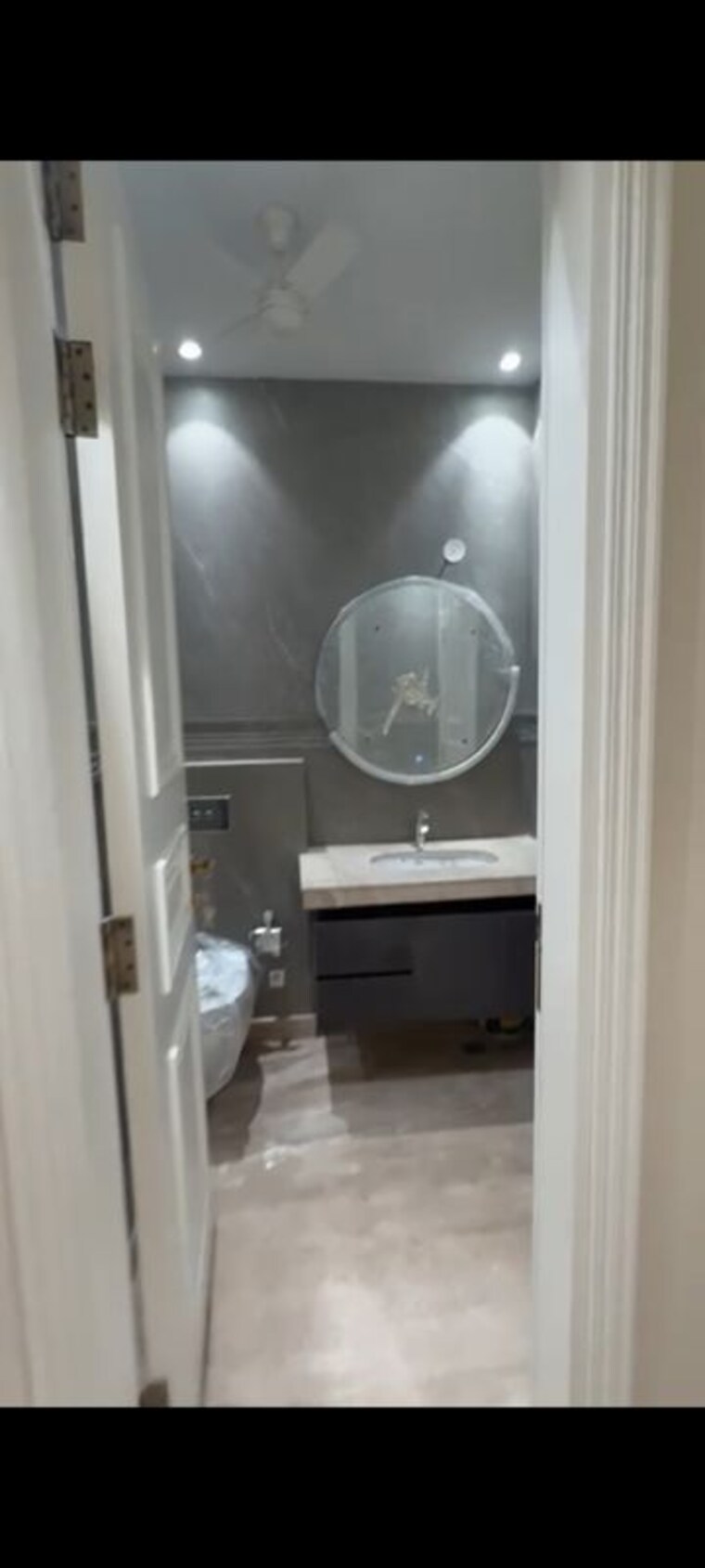 Bathroom, greater kailash ii 3 Bedroom 200 Sq.Yd. Builder Floor In Greater Kailash ii Delhi 9853448