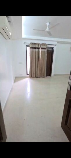4 BHK + Servant Room Builder Floor For Rent in Nehru Enclave