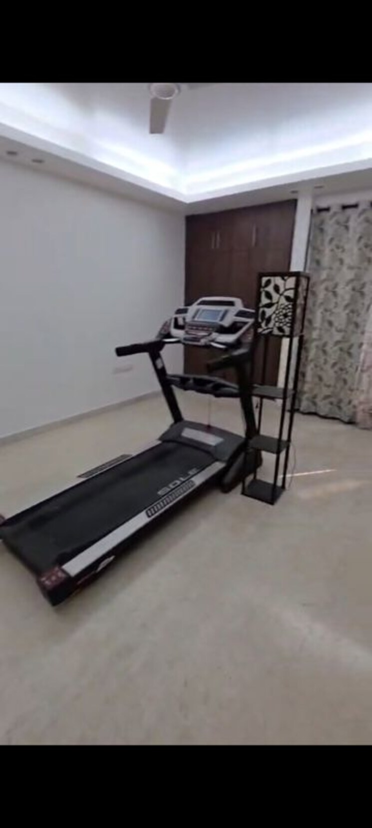 Gym, nehru enclave 4 Bedroom 430 Sq.Yd. Builder Floor In Nehru Enclave Delhi 9853457