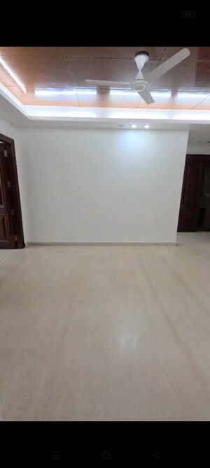 Room in 4 BHK Builder Floor at Nehru Enclave – for Sale
