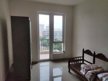 Room in 2.5 BHK Apartment at Emaar Emerald Estate, Sector 65 – for Sale