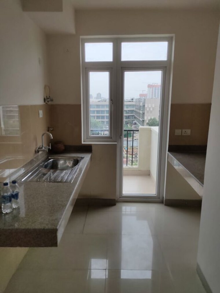 Kitchen, emaar-emerald-estate 2.5 Bedroom 1020 Sq.Ft. Apartment In Sector 65 Gurgaon 9853462