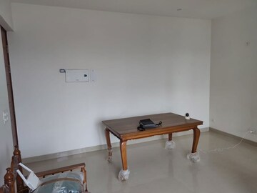 Furnished Amenities in 2.5 BHK Apartment at Emaar Emerald Estate, Sector 65 – for Sale