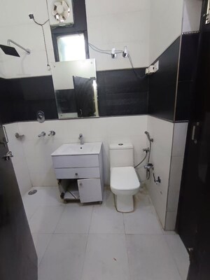 Team Area in 2 BHK Apartment at Apex Anuradha Apartments, Paschim Vihar – for Rent