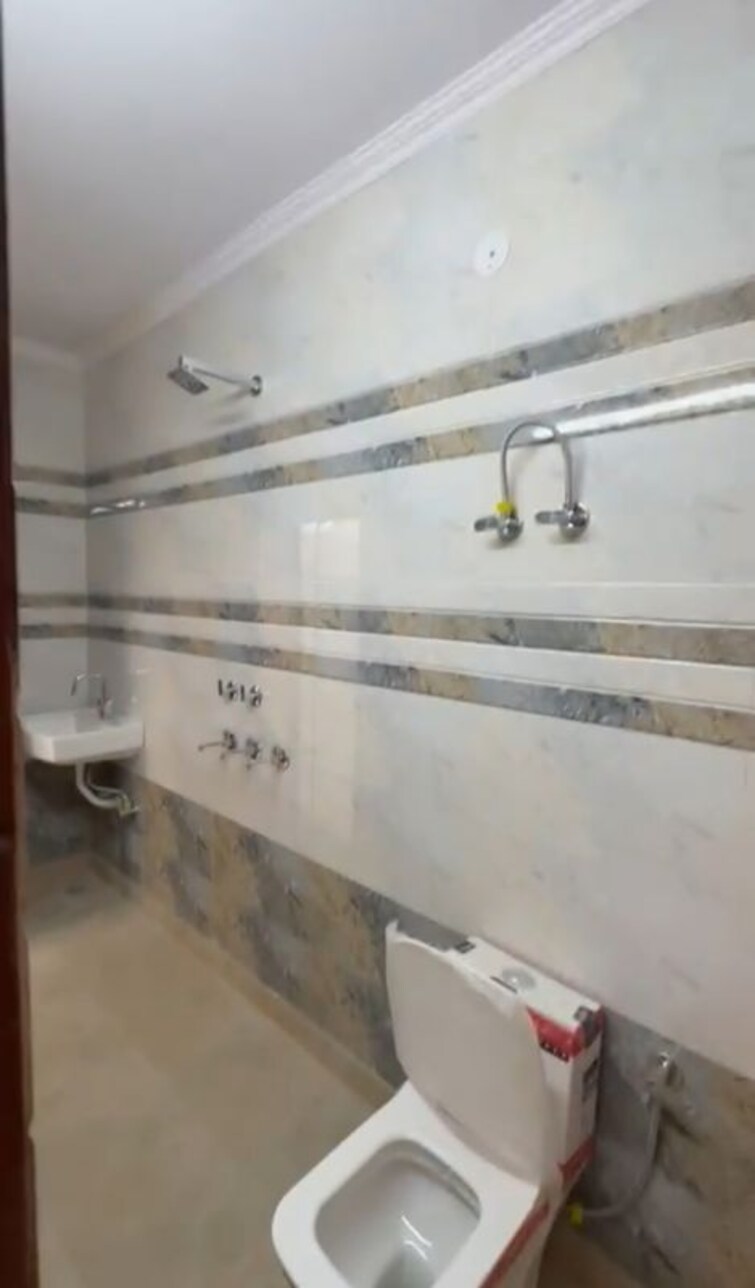 undefined, patel nagar 1 Bedroom 415 Sq.Ft. Builder Floor In Patel Nagar Delhi 9853471