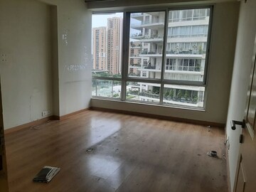 Room in 3.5 BHK Apartment at Pioneer Park Presidia, Sector 62 – for Sale