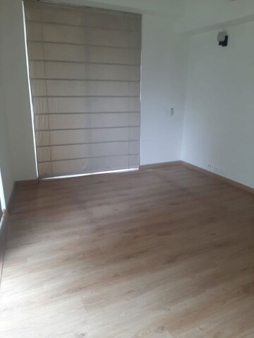 Room in 3.5 BHK Apartment at Pioneer Park Presidia, Sector 62 – for Sale