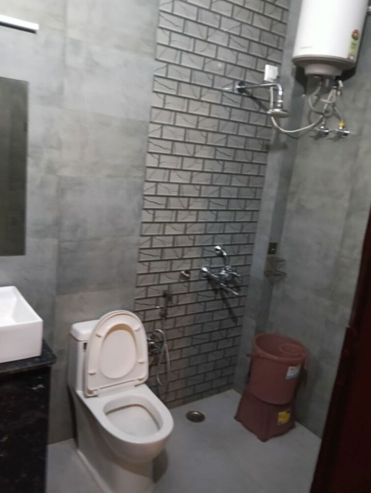 Bathroom, sector 55 1 RK 850 Sq.Ft. Independent House In Sector 55 Noida 9853491