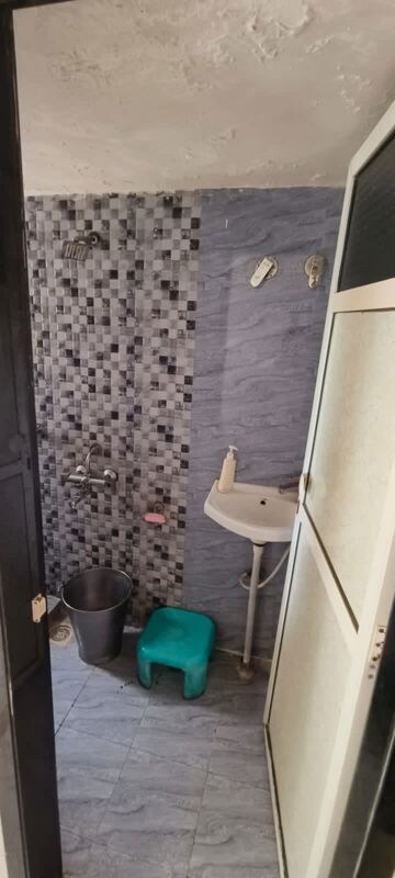 Bathroom in 1 BHK Apartment at Dombivli West – for Rent
