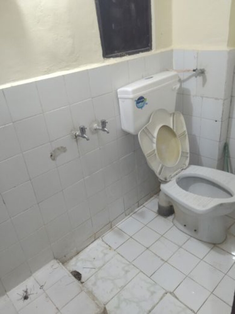 Bathroom, gokhalenagar 1 Bedroom 600 Sq.Ft. Apartment In Gokhalenagar Pune 9840184