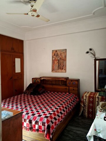 Bedroom in 3 BHK Builder Floor at Nipun Plaza, Vaishali Sector 4 – for Rent