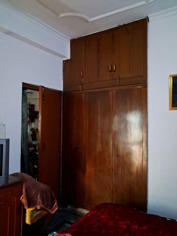 Furnished Amenities in 3 BHK Builder Floor at Nipun Plaza, Vaishali Sector 4 – for Rent