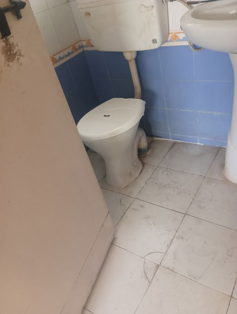 Bathroom, deshpande-garden 2 Bedroom 1000 Sq.Ft. Apartment In Narhe Pune 9853507