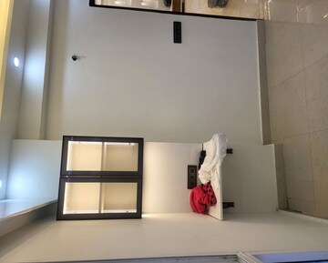 Room in 2 BHK Apartment at Signature Global Prime, Sector 63a – for Rent