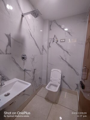 Attached Bathroom in 3 BHK Builder Floor at Dwarka Mor – for Rent