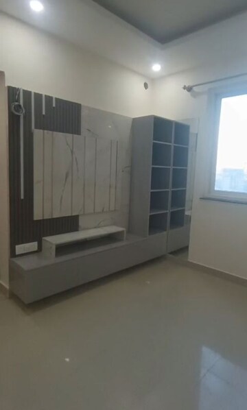 1 RK Apartment For Rent in Pashmina Waterfront, Old Madras Road