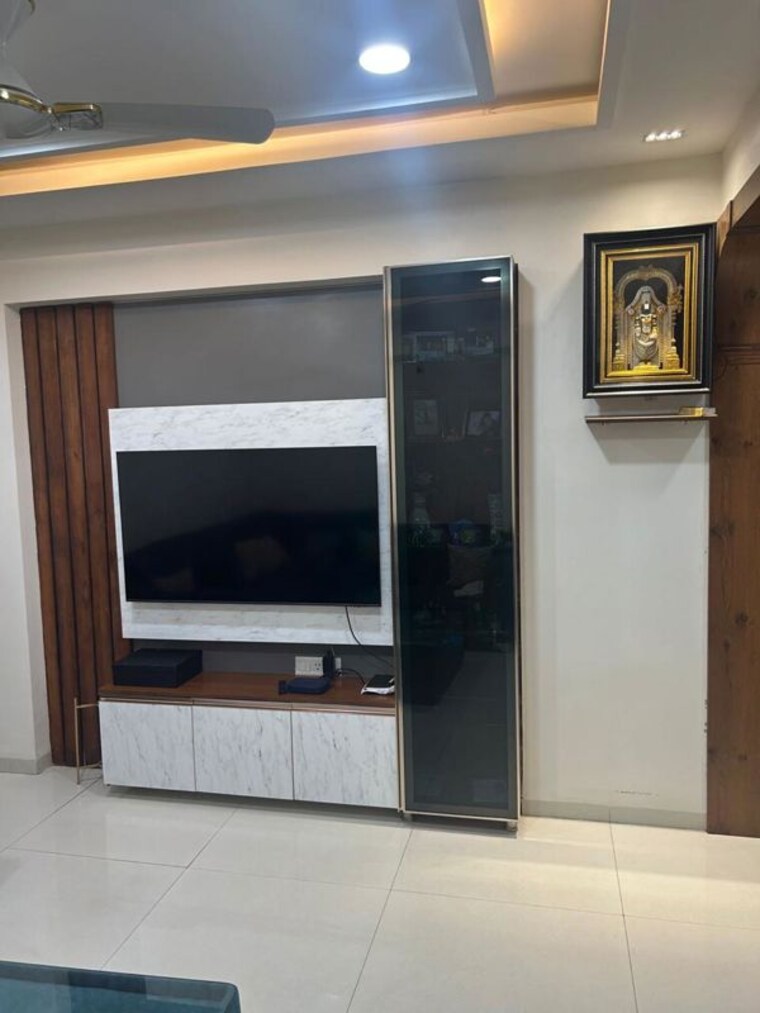 Room, oyster-green-mount-city 5 Bedroom 3000 Sq.Ft. Penthouse In Ab Bypass Road Indore 9853545