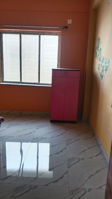 Room in 2 BHK Apartment at Sristi Plaza, Chinar Park – for Rent