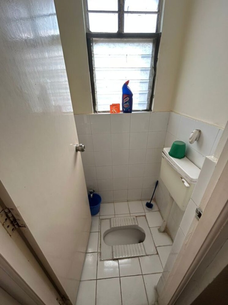 Bathroom, bhusari colony 2 Bedroom 845 Sq.Ft. Apartment In Bhusari Colony Pune 9853547