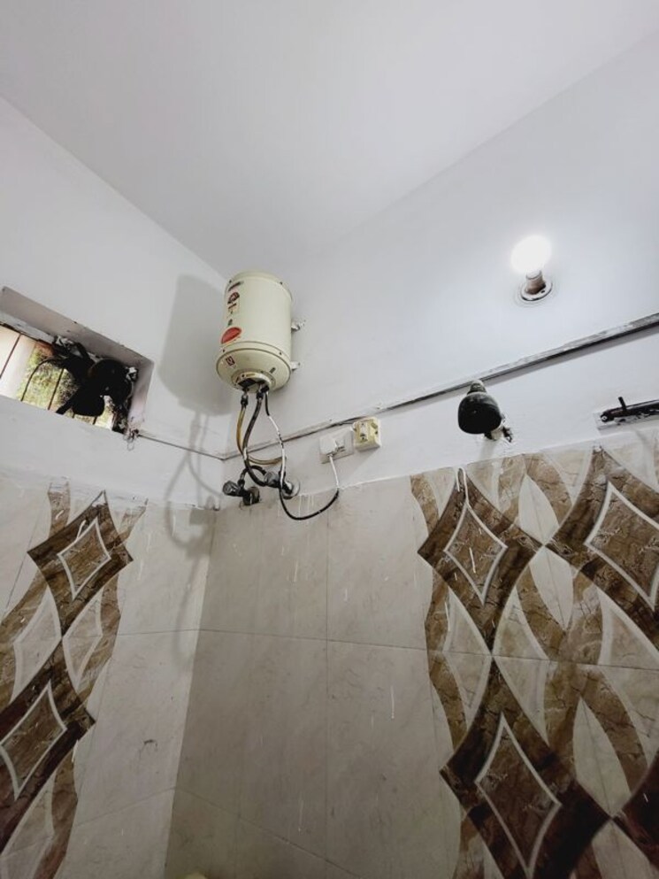 undefined, sector 51 1 RK 600 Sq.Ft. Independent House In Sector 51 Noida 9853575