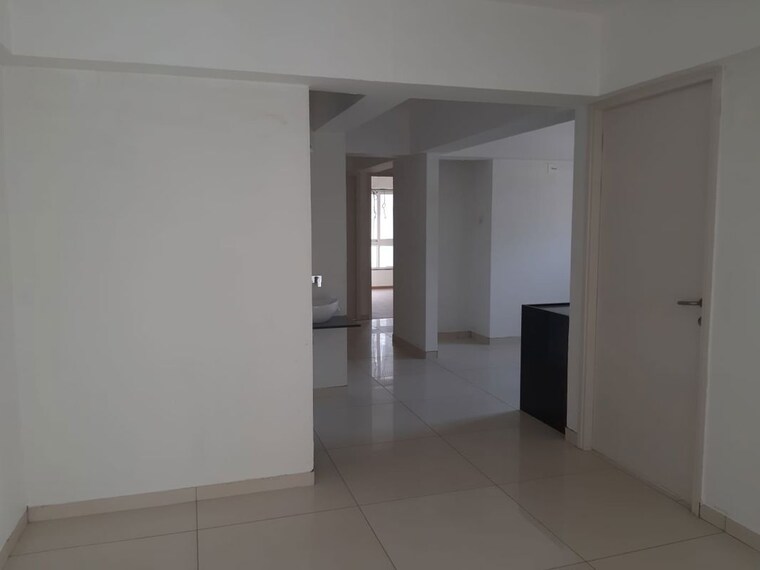 Room, navrangpura 3 Bedroom 2200 Sq.Ft. Apartment In Navrangpura Ahmedabad 9853585