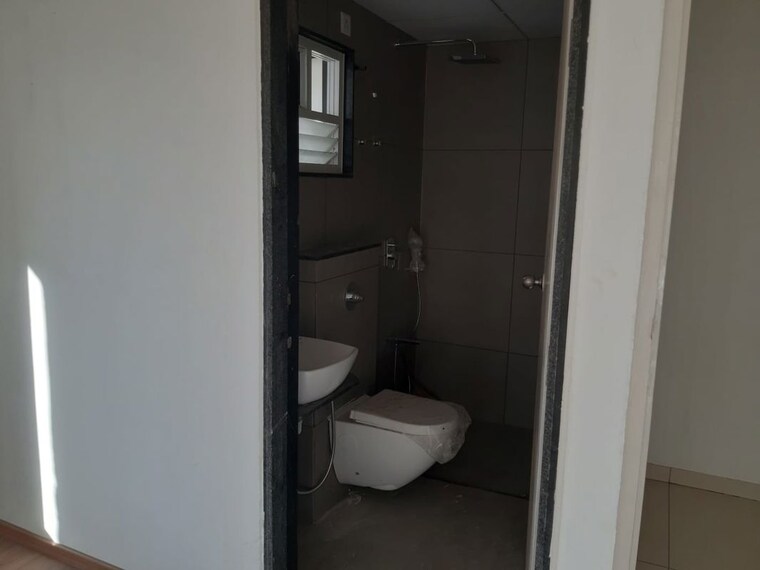 Bathroom, navrangpura 3 Bedroom 2200 Sq.Ft. Apartment In Navrangpura Ahmedabad 9853585