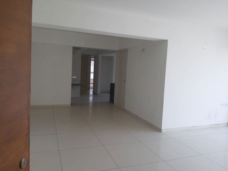 Room, navrangpura 3 Bedroom 2200 Sq.Ft. Apartment In Navrangpura Ahmedabad 9853585