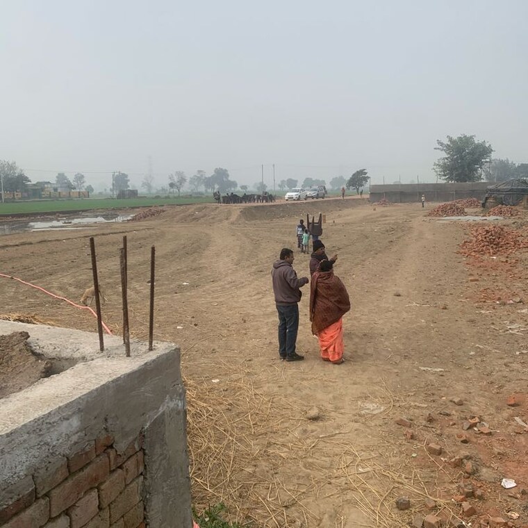  Parking, jattari  500 Sq.Yd. Plot In Jattari Aligarh 9847281