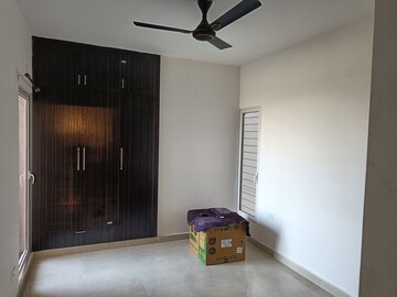 Room in 3 BHK Apartment at Sikka Kimaantra Greens, Sector 79 – for Rent