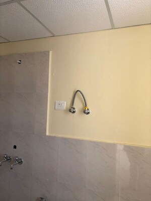 Room in 3 BHK Apartment at Pyramid Altia, Sector 70 – for Rent