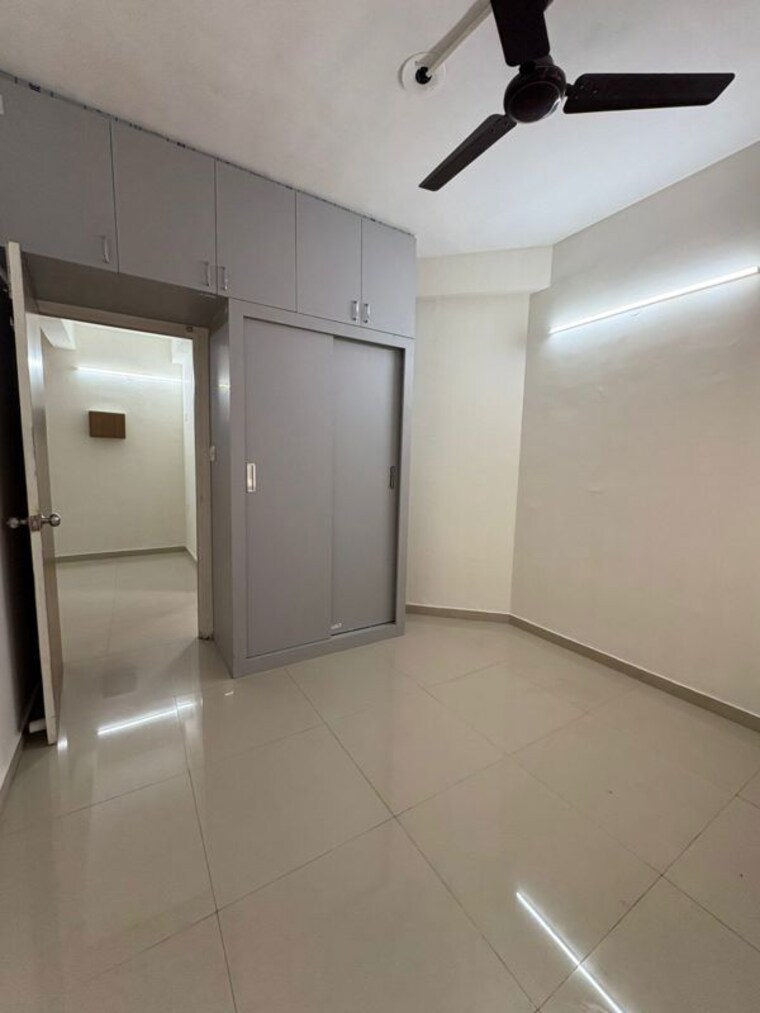 Room, sector 70 3 Bedroom 650 Sq.Ft. Builder Floor In Sector 70 Gurgaon 9853614