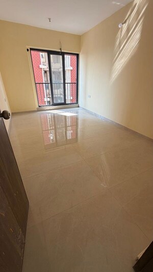 Room in 2 BHK Apartment at Platinum Prive, Andheri West – for Rent