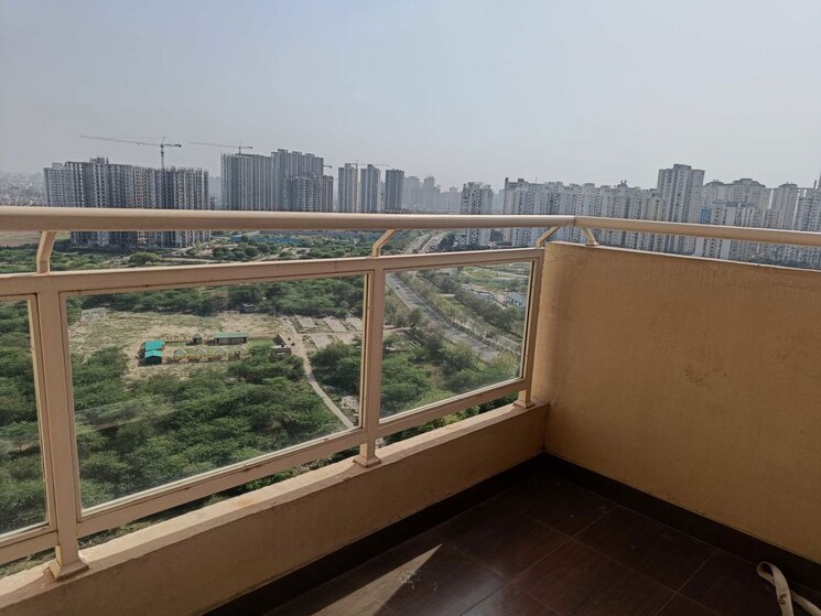 Swimming Pool, elite-golf-green 3.5 Bedroom 1895 Sq.Ft. Apartment In Sector 79 Noida 9853602