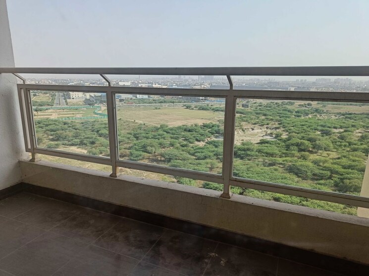 Swimming Pool, elite-golf-green 3.5 Bedroom 1895 Sq.Ft. Apartment In Sector 79 Noida 9853602