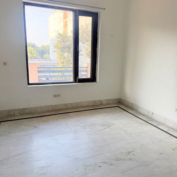 Room, rwa-apartments-sector-108 3 Bedroom 2150 Sq.Ft. Builder Floor In Sector 108 Noida 9853628