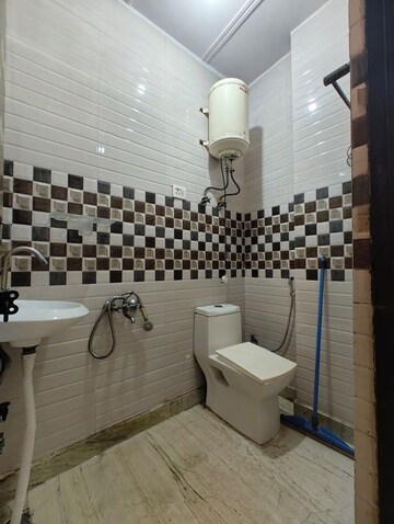 Master Bedroom in 2 BHK Builder Floor at Govindpuri – for Sale