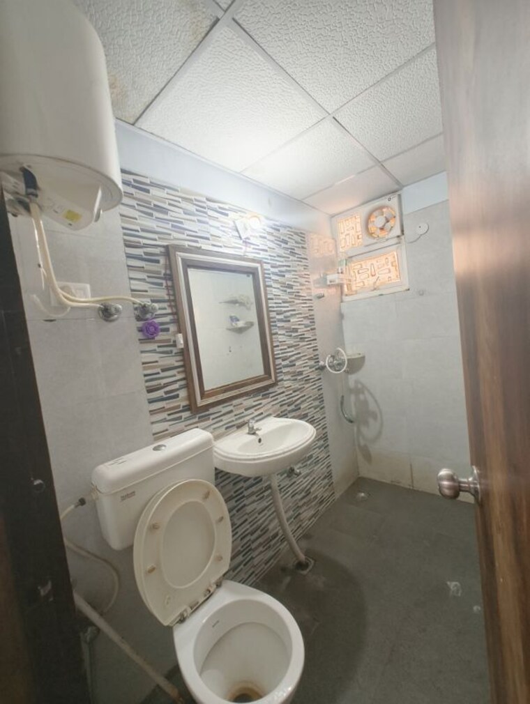 Bathroom, signature-global-the-roselia 2 Bedroom 670 Sq.Ft. Apartment In Sector 95a Gurgaon 9853630